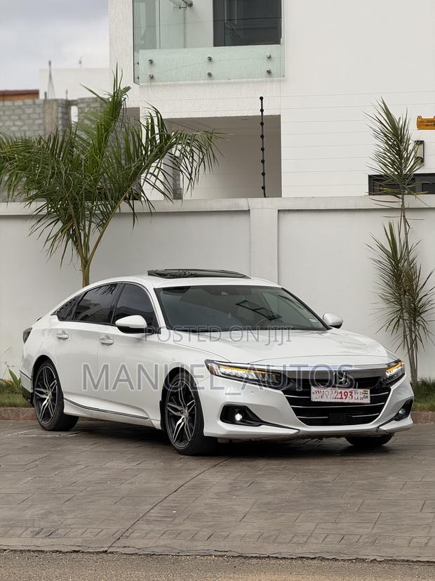 Honda Accord Touring 2.0T 2021 White