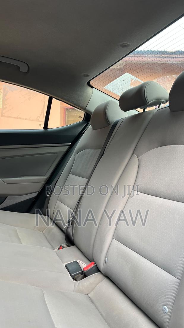 Hyundai Elantra SE Sedan FWD (2.0L 4cyl 6M) 2017 Black