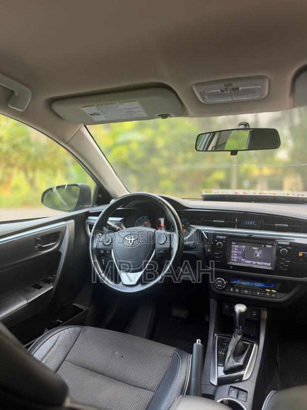 Toyota Corolla S 4dr Sedan (1.8L 4cyl CVT) 2016 Gray
