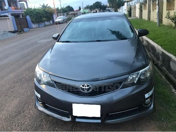 Toyota Camry 2014 Gray