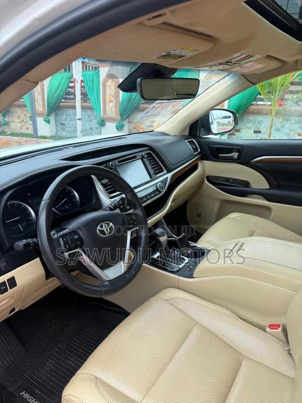 Toyota Highlander Limited Platinum 2019 White