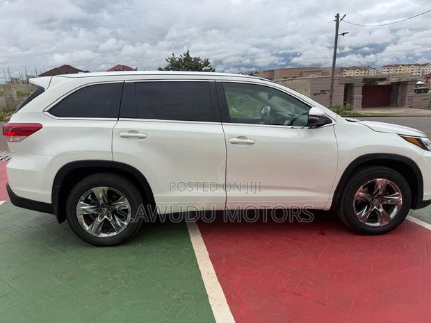 Toyota Highlander Limited Platinum 2019 White
