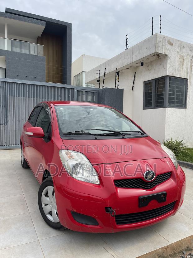 Toyota Vitz 2010 Red