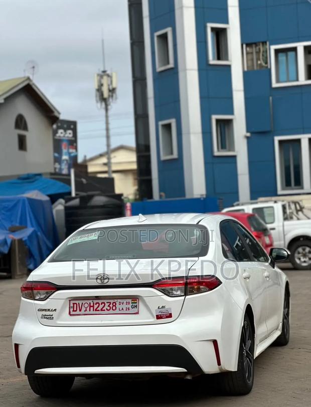 Toyota Corolla LE 2022 White