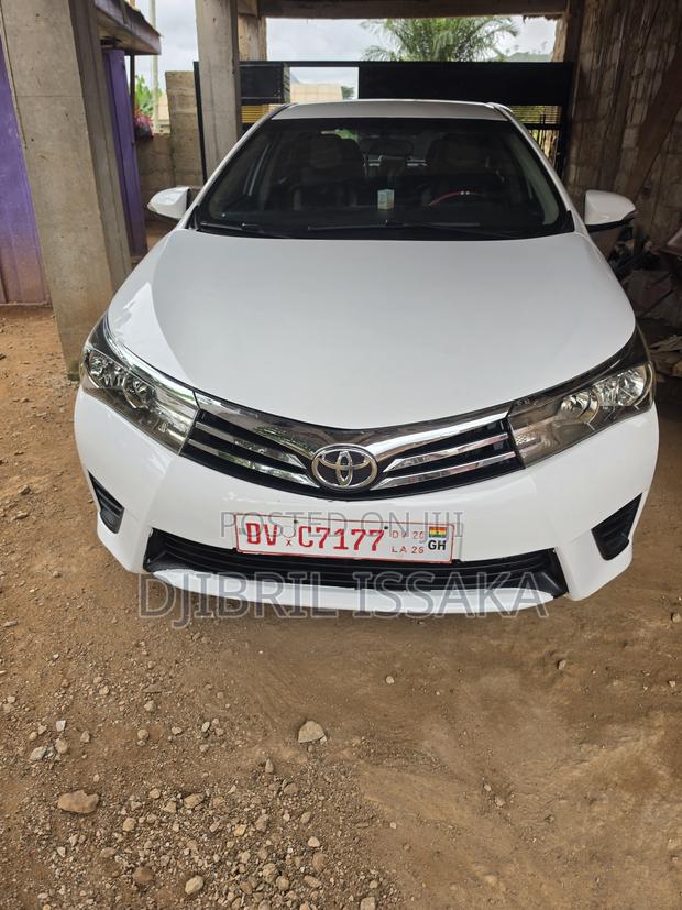 Toyota Corolla 2015 White
