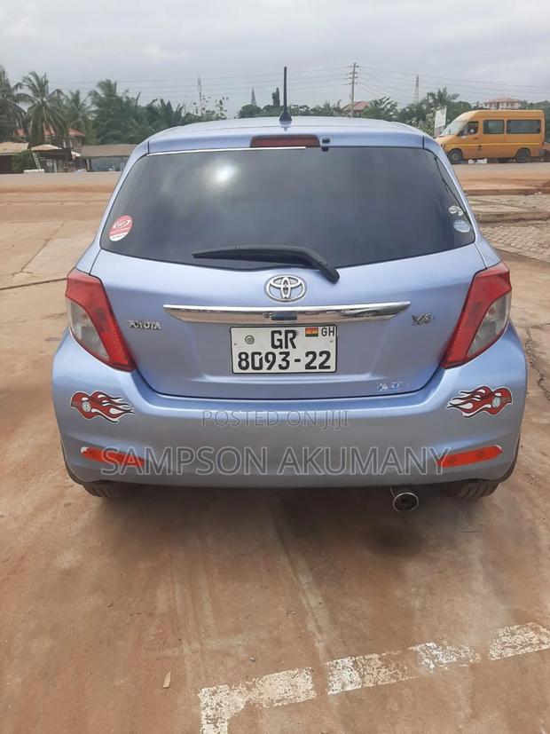 Toyota Vitz 1.3 FWD 5dr 2012 Blue