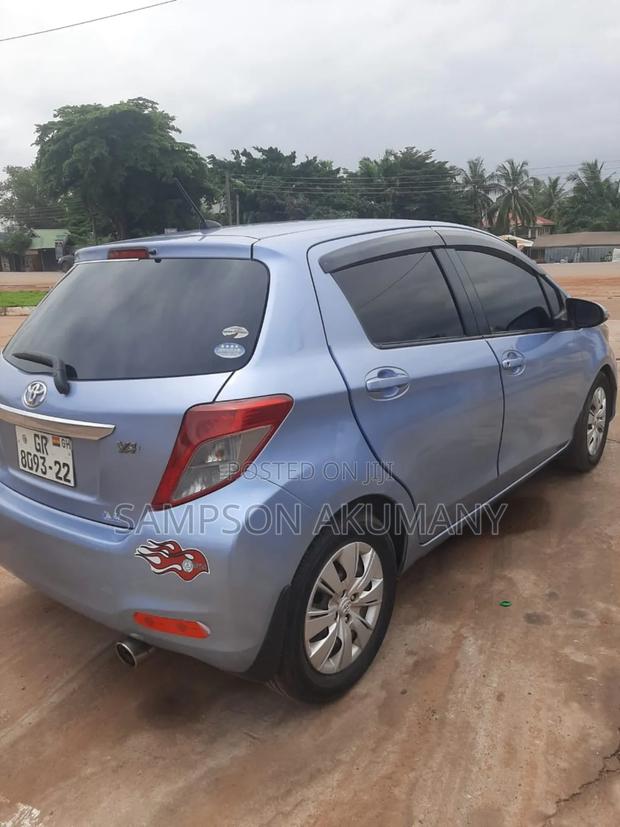 Toyota Vitz 1.3 FWD 5dr 2012 Blue