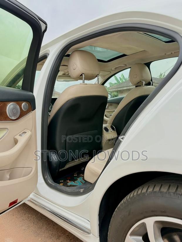Mercedes-Benz C300 Luxury 4Matic Sedan AWD (2.0L 4cyl 7A) 2016 White