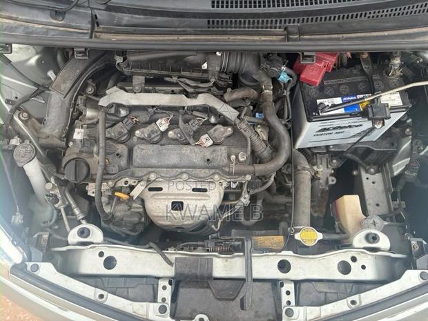 Toyota Vitz 1.3 AWD 5dr 2012 Silver