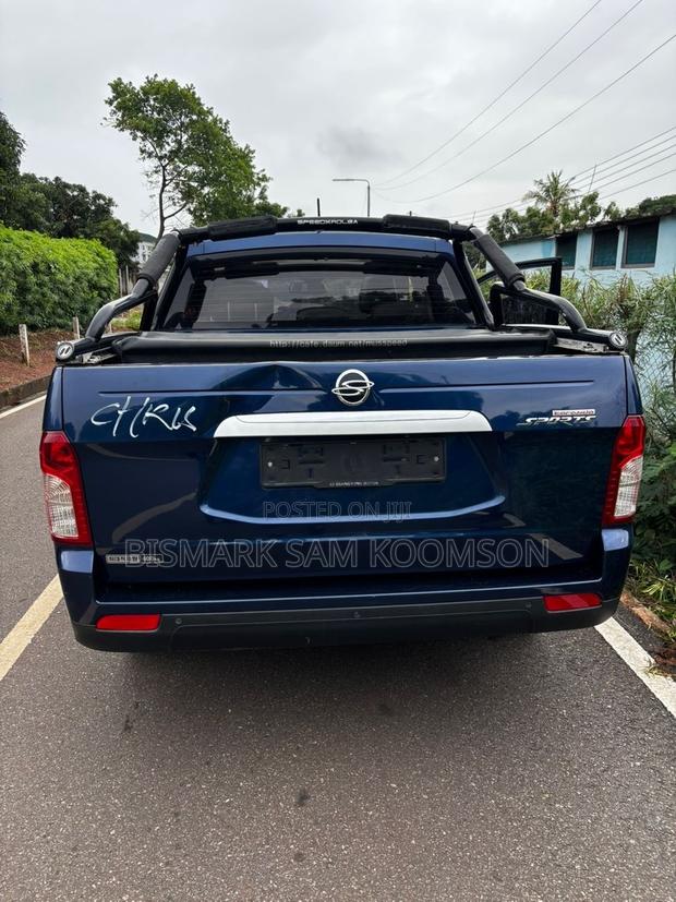 SsangYong Korando 2016 Blue