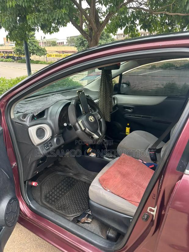 Toyota Vitz 2013 Maroon