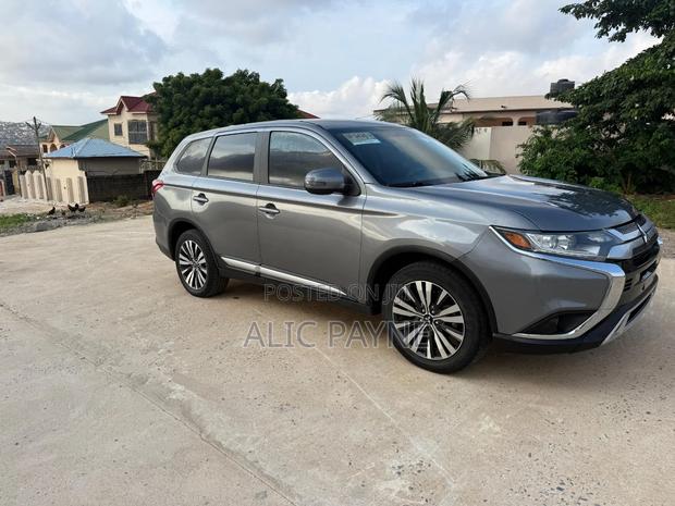 Mitsubishi Outlander 2019 Gray