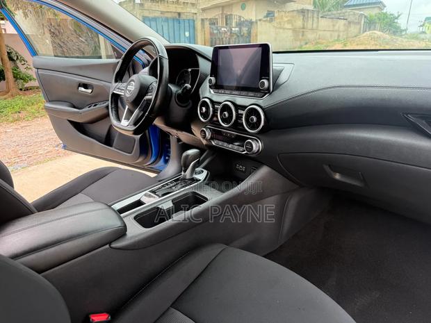 Nissan Sentra 2022 Blue