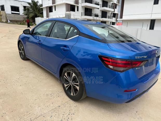 Nissan Sentra 2022 Blue