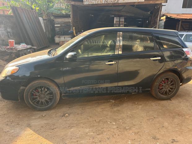 Toyota Matrix Hatchback FWD (1.8L 4cyl 5M) 2007 Black