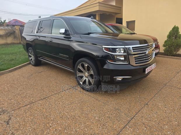 Chevrolet Suburban 2017 Black
