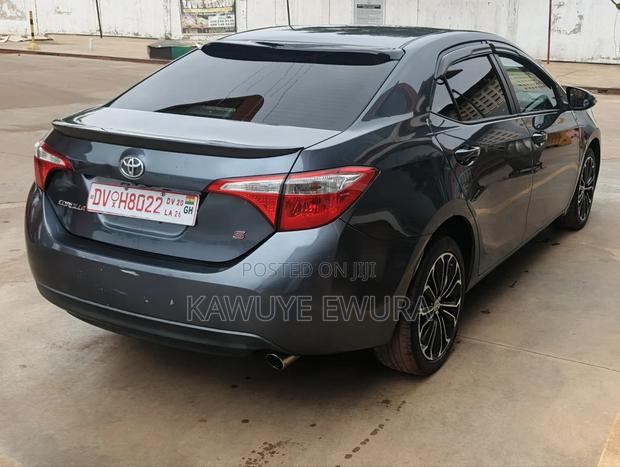 Toyota Corolla 2016 Gray
