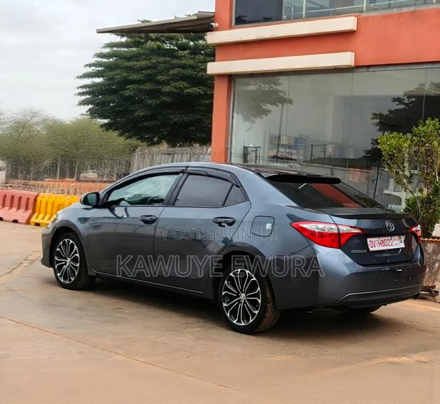 Toyota Corolla 2016 Gray
