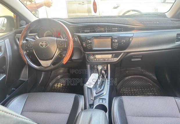 Toyota Corolla 2015 Red