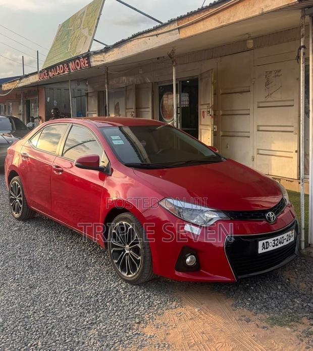 Toyota Corolla 2015 Red