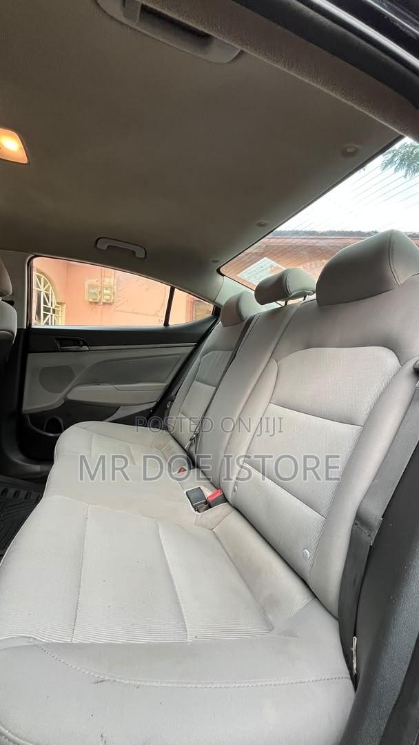 Hyundai Elantra Sport Sedan FWD (1.6L 4cyl 6M) 2017 Black