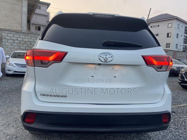 Toyota Highlander LE 2019 White