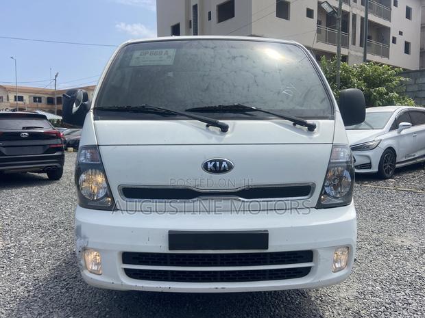 Kia Bongo 2015 White