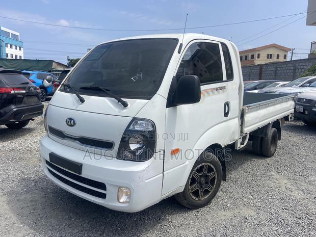 Kia Bongo 2015 White