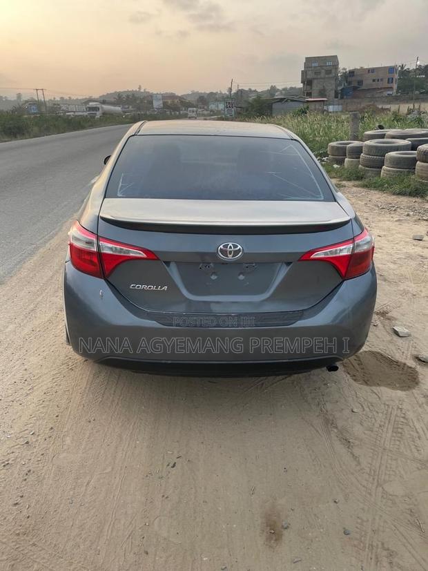Toyota Corolla LE 4dr Sedan (1.8L 4cyl CVT) 2015 Gray
