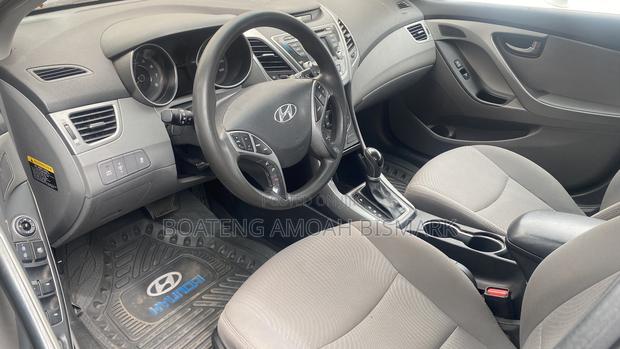 Hyundai Elantra SE Sedan FWD (1.8L 4cyl 6A) 2016 Gray