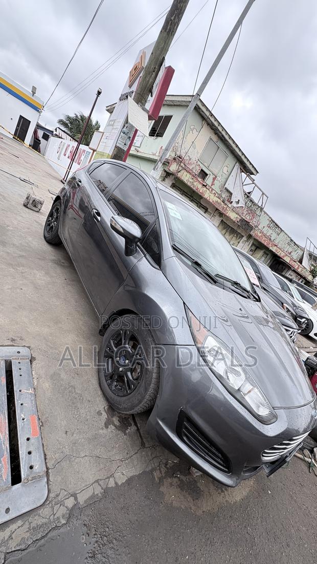 Ford Fiesta 2014 Gray