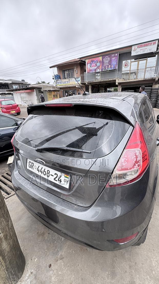 Ford Fiesta 2014 Gray
