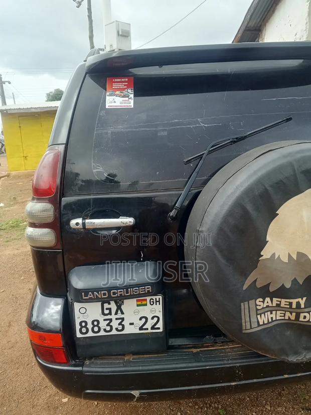 Toyota Land Cruiser Prado 2022 Black