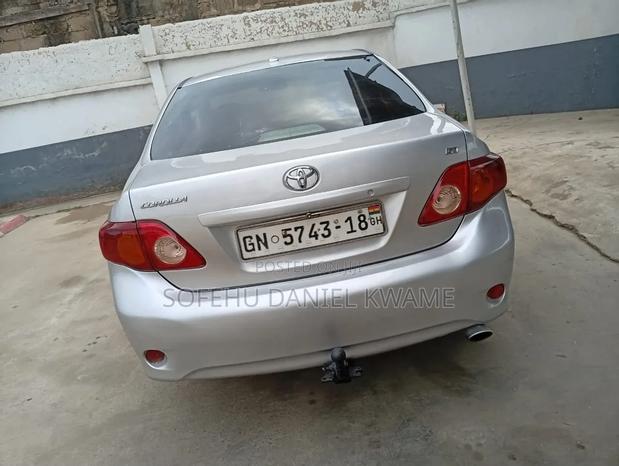 Toyota Corolla 2010 Silver