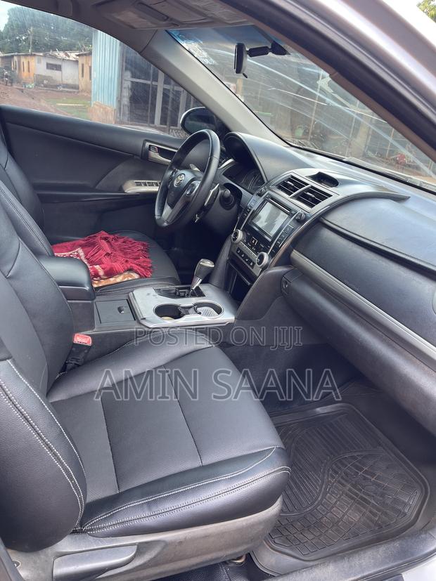 Toyota Camry SE 4dr Sedan w/Prod. End 11/13 (3.5L 6cyl 6A) 2014 Silver