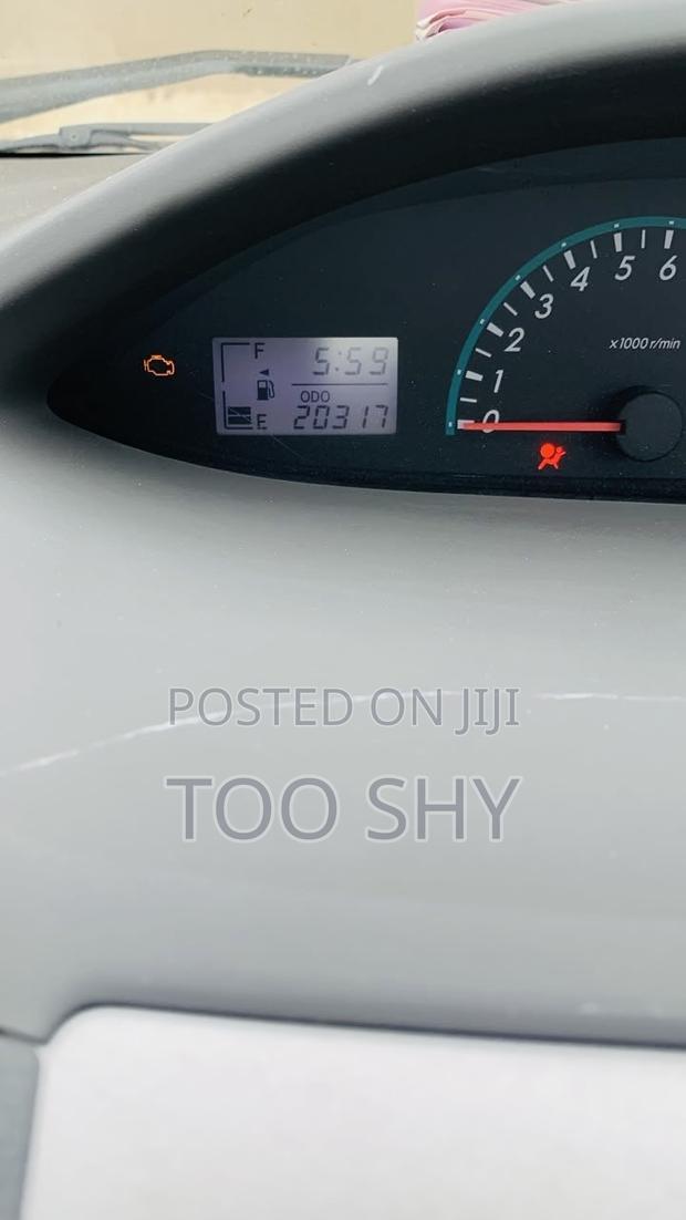 Toyota Belta 2010 Silver