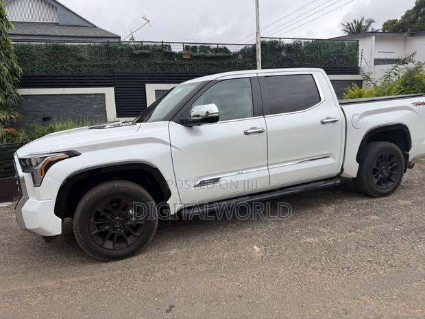 Toyota Tundra 1794 Edition CrewMax 5.5' Bed 2024 White