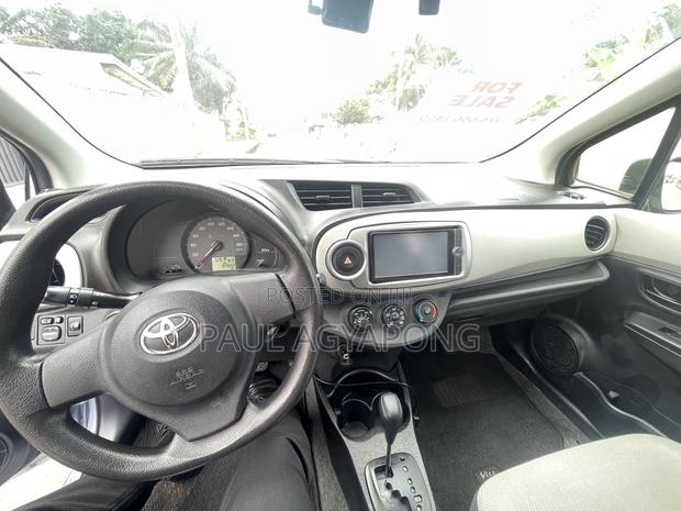 Toyota Vitz 1.3 AWD 3dr 2012 Blue