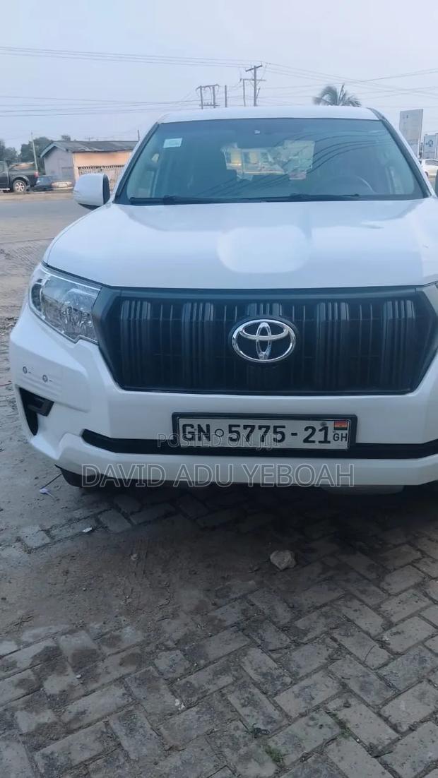 Toyota Land Cruiser Prado 2019 White