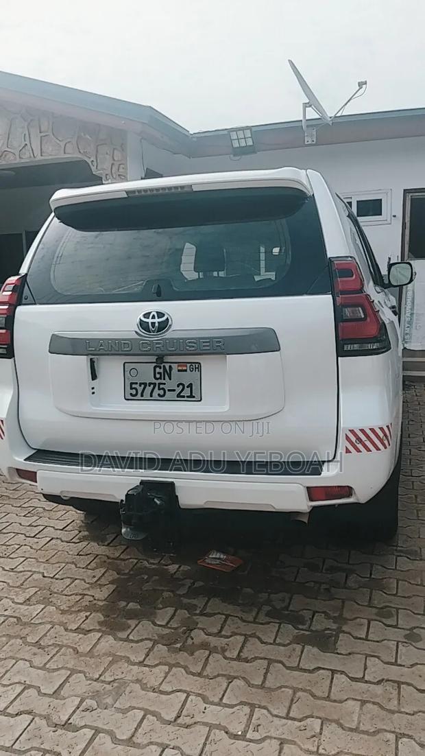 Toyota Land Cruiser Prado 2019 White