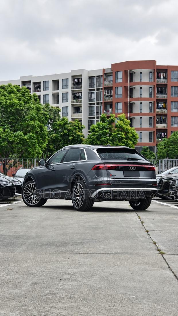 Audi SQ8 2026 Gray