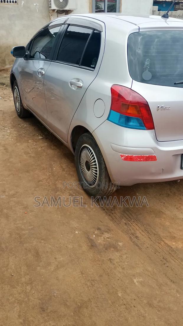 Toyota Vitz 2010 Gray