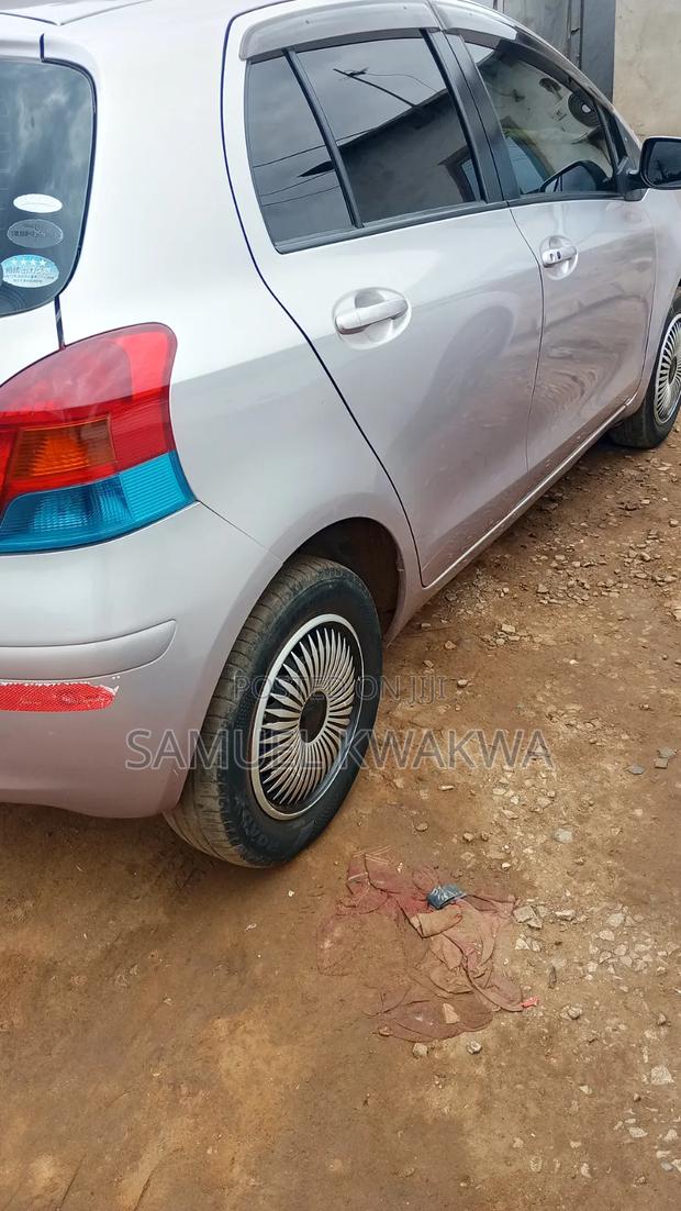 Toyota Vitz 2010 Gray