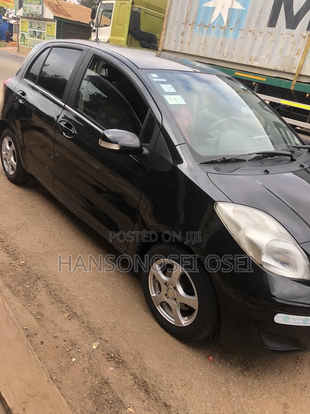 Toyota Vitz 2010 Black