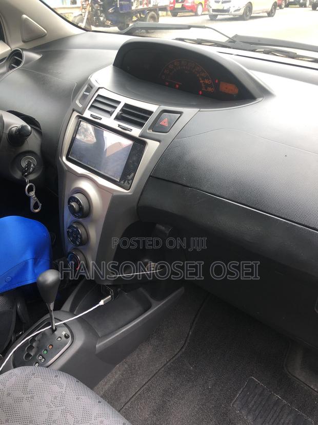 Toyota Vitz 2010 Black