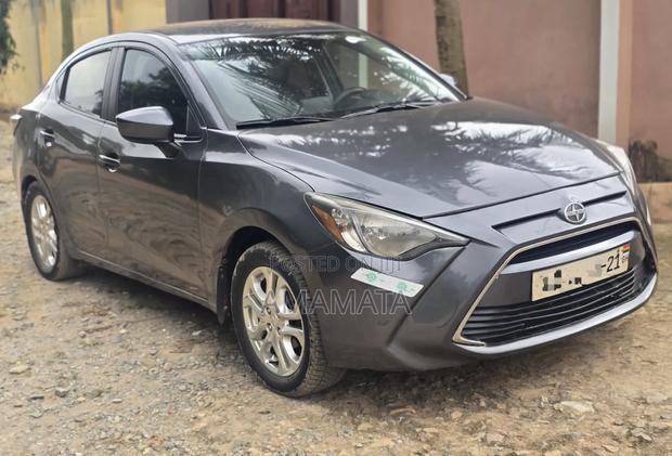 Toyota Yaris iA 1.5 FWD 2016 Gray