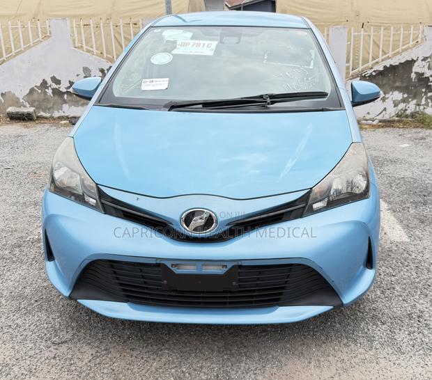 Toyota Vitz 1.0 FWD 5dr 2016 Blue