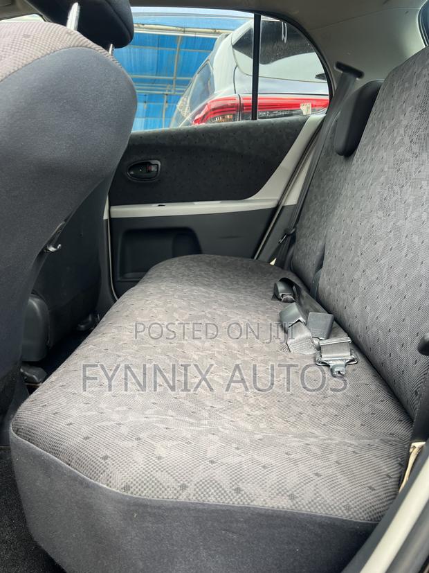 Toyota Vitz 1.3 FWD 5dr 2010