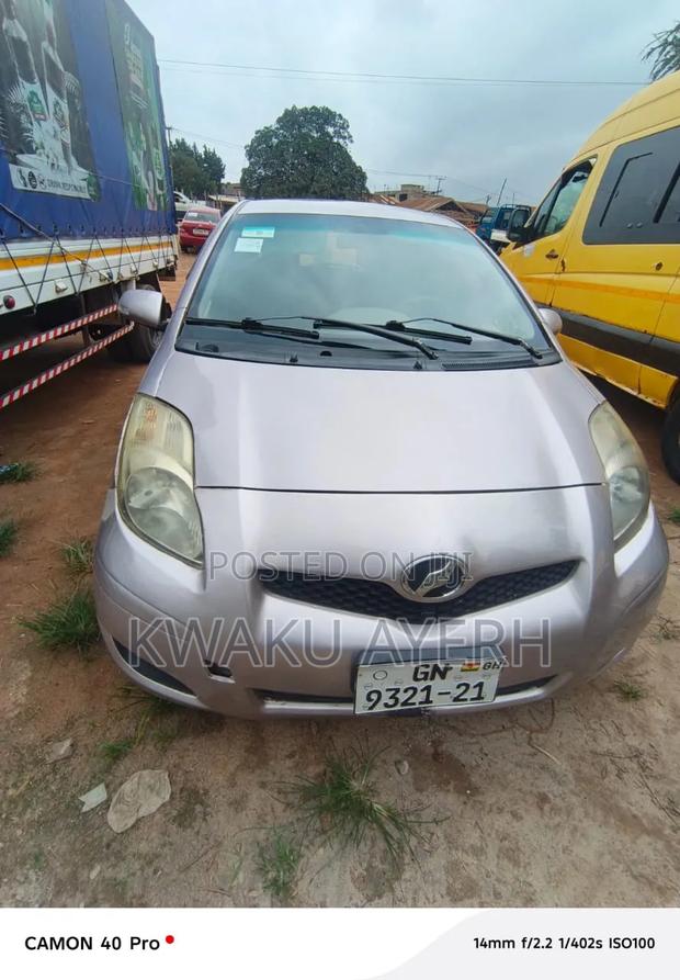 Toyota Vitz 2010 Beige
