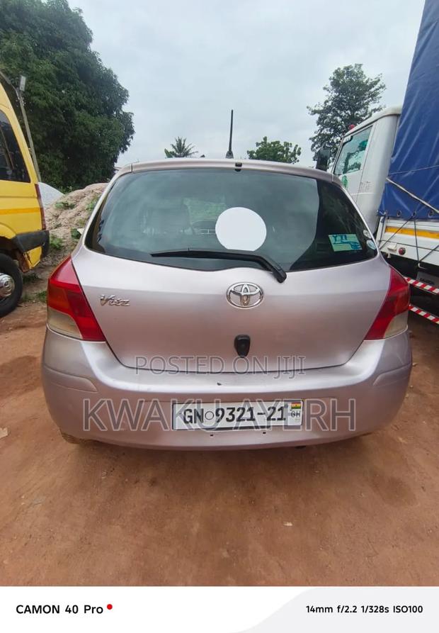 Toyota Vitz 2010 Beige